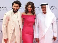 انطلق ثاني أيام المهرجان، بعرضٍ أول للفيلم الهندي "بيفكر"، والذي يعرض ضمن برنامج "سينما العالم"، بحضور أبطال العمل فاني كابور ورانفيير سينج.