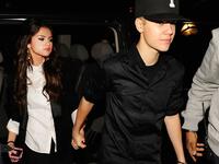 جيلينا Jelena - وهو لقب النجمين العالميين اليافعين سيلينا غوميز وجاستين بيبر، حيث بدءا المواعدة المُتقطّعة منذ عام 2010، انفصلا بعدها عدّة مرّات ليعودا سويّاً أقوى من السّابق في نهاية العام الماضي، بعد انفصال غوميز عن النجم العالمي "ذا ويكند".