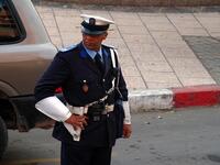 يعاقب القانون الجنائي المغربي كل شخص يجاهر بالإفطار بالسجن من شهر إلى ستة أشهر مع غرامة مالية تصل إلى 120 درهما.