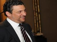 رجل الأعمال الأردني سامي المفلح: رجل أعمال من مواليد الأردن 1969, الرئيس التنفيذي لشركة "هيلز أدفرتايزنج"، ولقد تميّز تماما في مجال الدعاية الخارجية, حيث تعمل شركته في أكثر من 15 دولة وحصل على حق استغلال أماكن الدعاية الخارجية في منطقة "الشاطئ"بدبي.