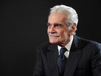 عمر الشريف: ممثل مصري، قام بأداء عدد من الأدوار في السينما الأمريكية ومن أشهر أدواره العالمية دكتور جيفاغو، فتاة مرحة ولورنس العرب. ترشح الشريف لجائزة الأوسكار كما نال ثلاث جوائز غولدن غلوب وجائزة سيزر.