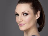 مونا غرودت:
النرويجية التي تتمتع بالسحر الذي جعلها تفوز باللقب عام 1990، فكانت تلقب بـ "ملكة جمال من الجحيم"، واليوم هي أجمل وجه تلفزيوني وسينمائي عرفته النرويج.