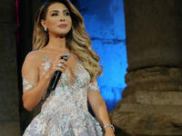 Nawal sometimes hits and other times misses when it comes to her onstage wardrobe choices