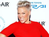 بعد عام ونصف على آخر ألبوماتها، تستعد المغنية الأمريكية P!nk لإصدار ألبومها الغنائي الجديد بعنوان Hurts 2B Human في وقت لاحق من شهر أبريل القادم دون الإشارة الى يوم محدد.