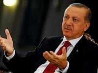 منصب الرئيس دستوريًا في تركيا منصب رمزي ليس إلا، صادق البرلمان التركي في كانون الثاني / يناير 2017 على مسودة دستور جديد يتضمن تحويل البلاد إلى نظام رئاسي مما سيكون من شأنه تعزيز السلطات التي يتمتع بها الرئيس.
