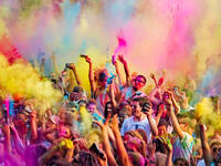 HOLI FESTIVAL (INDIA, NEPAL)
Holi is undeniably one of the biggest religious festivals around the world. Dubbed the Festival of Colors, Holi is a springtime celebration of all things good prevailing over evil (Shutterstock)