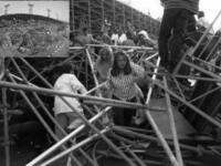 مايو 1992 - فرنسا: انهارت إحدى منصات ملعب فورياني قبيل انطلاق مباراة باستيا ومرسيليا بكأس فرنسا في كورسيكا، مما تسبب بمقتل 18 شخصاً وإصابة حوالي 2400 آخرين.