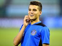 لاعب خط الوسط المهاجم الروماني يانيس هاجي (فيورنتينا): يلعب صاحب الـ 17 عاماً في فيتورول كونستانتا على سبيل الإعارة، نجل الأسطورة جيورجي هاجي، تخرج من الأكاديمية التي أسسها والده، ونجح في إظهار مهارات رائعة مع ناديه الحالي، انتقل إلى الفيولا مقابل مليون يورو.