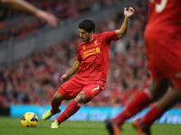 المهاجم الأوروغوياني لويس سواريز (ليفربول): لديه جانب سيء في شخصيته ربما ينفر منه المشجعون، لكنه يتمتع مع ذلك بمهارات جعلته ضمن أكثر اللاعبين إثارة، لعب لصالح الريدز منذ 2011 وحتى 2014، يمتلك من المهارة ما جعل خصومه يبدون كالهواة، أفضل لحظاته كانت أمام نوريتش حين سجل 4 أهداف.