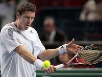 10- لاعب التنس الروسي مارات سافين (مواليد 1980): احترف خلال الفترة ما بين 1997 و2009، فاز بلقبي غراند سلام، كما احتل صدارة ترتيب لاعبي كرة المضرب، اشتهر بطباعه الحادة.