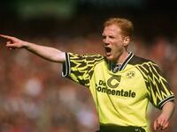 الألماني ماتياس زامر: حظي بمسيرة استثنائية رفقة دينامو دريزدن وشتوتغارت وإنتر وبوروسيا دورتموند، حوله المدرب أوتمار هيتزفيلد عام 1994 من لاعب وسط مدافع إلى ليبيرو (قشاش)، اشتهر بانطلاقته المفاجئة نحو منطقة جزاء الخصم.