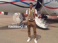 المهاجم الهولندي روبن فان بيرسي: غادر مانشستر يونايتد صوب فيينرباهتشة في عقد لمدة 3 مواسم مقابل 3.84 مليون جنيه استرليني.