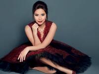 شيرين عبد الوهاب أحمد، مواليد 1980 والمعروفة بـ «شيرين» بين محبيها، هي مطربة مصرية وممثلة من القاهرة. بدأت مشوارها مع الشهرة مع أغنية آه يا ليل، ولها الآن عدة ألبومات، وتستشهد الآن بتأثير فنانين مثل وردة الجزائرية وسميرة سعيد على مسيرتها الفنية. 