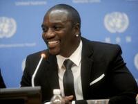  2015 هو العام الذي قام خلاله المغني والمنتج الأميركي، أكون، بتوفير الطاقة الكهربائية ل 600 مليون شخص في أفريقيا. أكون دشن مبادرة "أكون ينير أفريقيا عام 2014، بعدما وجد أن 85% من القارة محرومة من محطات لتوليد الكهرباء. وتحقيق ذلك خلال عام 2015.