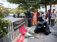 “داعش” تصل إلى جاكرتا" تعرضت العاصمة الإندونيسية جاكرتا 14 يناير/كانون الثاني 2016، لسلسلة تفجيرات أدت إلى مقتل 8 أشخاص من بينهم شرطي وإصابة آخرين، قرب مكتب للأمم المتحدة وأماكن أخرى مختلفة. وأعلن تنظيم الدولة الإسلامية “داعش” بعدها تبنيه لتلك التفجيرات.