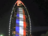 قامت دولة الإمارات العربية بإضاءة علم فرنسا على العديد من المعالم المهمة فيها وأبرزها برج العرب.