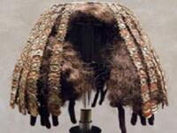 شاع استخدام الشعر المستعار «الباروكة» بين المصريين القدماء، الرجال منهم والنساء. واستخدوه باعتباره موضة، ثم شاع استخدامه لأغراض أخرى منها إخفاء الصلع. وكانت صناعته تتم باستخدام الشعر الحقيقي وكذلك ألياف النخيل.