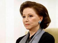 النجمة فاتن حمامة أوصت بعدم اقامة عزاء لها بعد ان صرحت ان عزاء النجوم الان اصبح مصدر للحديث وتصوير الصحفيين وليس لتقديم العزاء كما طلبت من جمهورها عدم الحزن عليها.