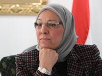 أنا الحمد لله بعرف أطبخ أرانب وملوخية كويسين جدًا: كان طبيخ الملوخية أول اهتمامات وزيرة القوى العاملة والهجرة السابقة، الدكتورة ناهد العشري، فبدلا من أن تتحدث عن الامور التى تهم المواطن المصري،تحدثت فى وسائل الاعلام المختلفة عن الأكلات التى تجيد طبخها