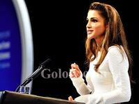 ولدت رانيا العبدالله أو رانيا فيصل ياسين عام 1970 في الكويت لأبوين من أصل فلسطيني وتزوجت الملك عبدالله الثاني عام 1993.  اختارتها مجلة فوربس الأمريكية ضمن أقوى 100 شخصية في العالم