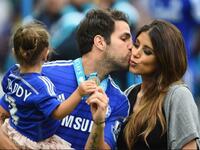 التقت الفاتِنة اللبنانية دانييلا سمعان، 41 عامًا، بنجم كرة القدم الإسباني سيسك فابريغاس، 29 عامًا، في لندن. وبدأت دانييلا في مواعدة فابريجاس، ويعيشان الآن في إسبانيا، ولديهما طفلتين اثنتين. ودائمًا ما يتشارك الزوجان صورًا رومانسيّة على موقع انستجرام.