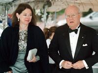 "عائلة مارس: 80 مليار دولار" أسسها فرانكلين مارس شركة "مارس" للحلويات، وفي عام 1988 كانت أغنى عائلة في أمريكا، بحسب مجلة "فوربشون" الأمريكية. وتنتج أنواع مشهورة من الحلوى والشوكولاتة مثل: "سنيكرز" و"مارس" و"أم آند أم". 