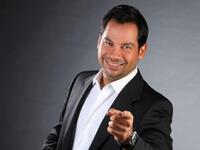 ميشال قزي"ميشو" مذيع ومقدم برامج لبناني،درس ميشال الإعلام ولاقت البرامج التي قدّمها تجاوباً كبيراً من قبل المشاهدين ويعد واحداً من اكثر المقدمين شعبية في لبنان والعالم العربي.