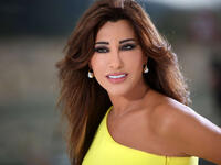 "النجوانين" فانز شمس الأغنية الفنانة اللبنانية نجوى كرم.