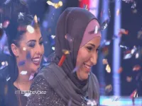 أثارت شرارة موجة من الجدل في مواقع التواصل الاجتماعي بعد تتويجها باللقب بسبب عدم رفعها للعلم الأردني مما عرضها لموجة من الانتقادات والاتهامات.