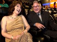 لم يكن لها مجرد الزوج والحبيب فحسب، بل كان الأب والأخ والصديق، ولم تكن هى مجرد الزوجة والحبيبة فقط، بل كانت مصدر الحنان الذى حرم منه منذ الصغر بعد أن وجد نفسه طفلًا يتيمًا وهو ابن العام، هكذا كان نور الشريف بالنسبة لبوسى، وهكذا كانت بوسى لنور، "العاشقان"