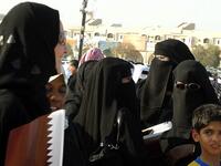 وحلّت قطر في المرتبة 144 ما قبل الأخيرة في قائمة أسوأ الدول لتمكين المرأة سياسياً. ورغم أن النساء القطريات امتلكن حق التصويت في العام 2003، إلا أنه لا يوجد قانون ينص على كوتا معينة لمشاركتهنّ في مجلس الشورى مثلاً.