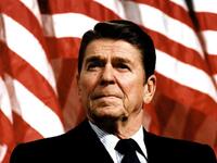 رونالد ريغان الرئيس الأربعين للولايات المتحدة الأمريكية من عام 1981 إلى 1989، كان يعمل بمجال التمثيل قبل أن يدخل المجال السياسي الذي بدأه في بداية الخمسينيات. برزت قوة الولايات المتحدة كلها في عهده حتى نهاية ولايته الثانية عام 1989.