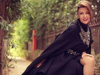  النجمة المغربية سميرة سعيد"58" عاماً: تتمتع بسحر خاص وإطلالة شابة، . وقالت سعيد في إحدى إطلالاتها التلفزيونية "أنا صغيرة لكن مش سناً. روحي صغيرة، فأنا بحس نفسي طول الوقت إني طفلة صغيرة.