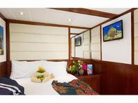 وتتميز "ريد سي أغريسر" بتوفيرها الراحة القصوى للركاب، كما تتضمن كل حجرة تلفزيون بشاشة مسطحة مزودة بمجموعة من 400 فيلم وبرنامج تلفزيوني.
