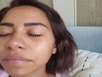 نشرت المطربة شيرين عبد الوهاب صورتها وهي تبكي مطالبة جمهورها بالوقوف إلى جوراها، وشكلت هذه الصورة صدمة لجمهورها لتسارع شيرين الى حذف الصورة.