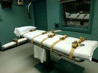 جورج أبيل: حكم عليه بالإعدام صعقًا حين قتل شرطيًا سنة 1920، فإن آخر عبارة قالها هي "أنتم على وشك مشاهدة أبيل محمصًا".