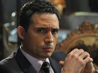 ظافر العابدين ممثل تونسي،من مواليد 1972 ، وهو متزوج ولديه ابنه. ويشارك هذا العام في مسلسل"الخروج"  لرمضان 2016.