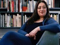 زها حديد 63عام المهندسة المعمارية العراقية الاشهرعلى الاطلاق في العالم.واول امرأة في العالم تحصل على جائزة بريتزكر في مجال التصميم المعماري والتي تعادل جائزة نوبل.امتدت تصاميمها الى جميع دول العالم كالأستاذ الاولمبي في لندن والمبنى الرئيسي لشركة السيارات BMW 