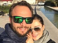 قالت الممثلة سوسن ارشيد عن زوجها الممثل مكسيم خليل: "مكسيم شب ظريف كتير، العائلة هي الكتلة الأساسية عنده، يعمل من أجل عائلته، بيسمعني منيح وبيعمل اللي براسو".
