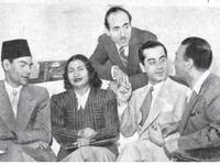 الحب الأول: أحبت أم كلثوم الدكتور أحمد صبري التجريدي الذي كان يعمل طبيبًا للأسنان في بلدته طنطا، وكان أيضًا من هواة الموسيقى وتلحين الأغاني وكانت موسيقاه تتميز بالموهبة والأصالة.
