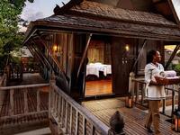 شيسيدو سبا في فندق  غليا (ميلان، ايطاليا)،  يقدم علاجات فاخرة منها العلاج الياباني والذي يعتبر العنصر الأول في العالم لمكافحة السبب الرئيسي لتلف الجلد والشيخوخة.