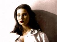 زبيدة ثروت:
توفيت الممثلة المصرية في 13 ديسمبر/كانون الأول، والتي تميزت بجمال عينيها، وتصدرت الأفلام الرومانسية في أواخر الخمسينيات.