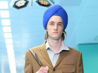 أثارت "غوتشي" جدلًا عارمًا بسبب عمامة "Indy Full Turban" والتي تتشابه مع تصميم العمامات التي يرتديها الملايين من السيخ حول العالم، وشعر أشخاص من مجتمع السيخ بالإهانة واتهموها بالاستحواذ الثقافي.