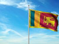 سريلانكا: عُرفت تحت الاستعمار البريطاني باسم سيلان منذ 1815 – 1948م. وتم تقديم اسم سريلانكا خلال حملة المطالبة باستقلال البلاد في أوائل القرن العشرين. واعتُمد رسميًا اسم جمهورية سريلانكا في 1972، وغيرت الجمهورية اسمها إلى جمهورية سريلانكا الديمقراطية الاشتراكية في 1978.