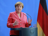 13. أنجيلا ميركل (307,000 يورو)