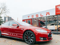 India Mulls Import Tax Cuts on EVs After Tesla Lobbying