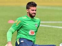 حارس المرمى البرازيلي أليسون بيكر (ليفربول)
