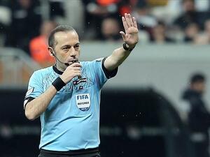 Cuneyt Cakir (Photo: AA)