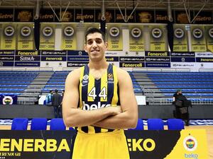 Turkish-origin Ahmet Duverioglu is eager to represent Turkey's national basketball team (Photo: AA)