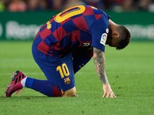 ميسي بعد تعرضه للإصابة